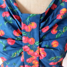 Charger l'image dans la galerie, 1950s - PRINTEMPS, Paris - Outstanding Beauty Cherries Dress - W26 (66cm)