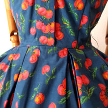 Charger l'image dans la galerie, 1950s - PRINTEMPS, Paris - Outstanding Beauty Cherries Dress - W26 (66cm)
