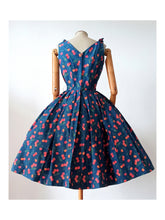 Charger l'image dans la galerie, 1950s - PRINTEMPS, Paris - Outstanding Beauty Cherries Dress - W26 (66cm)