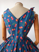 Charger l'image dans la galerie, 1950s - PRINTEMPS, Paris - Outstanding Beauty Cherries Dress - W26 (66cm)
