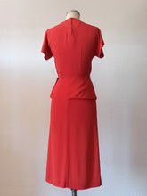 Load image into Gallery viewer, 1940s - ADAIR FASHIONS, USA - Stunning Tile Gab Rayon Dress - W26 (66cm)