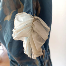 Cargar imagen en el visor de la galería, 1940s - Exquisite Pure Silk Iceberg Blue Dress - W22 (56cm)