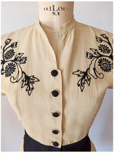 Cargar imagen en el visor de la galería, 1940s - Fabulous Yellow Cream Rayon Dress - W29 (74cm)