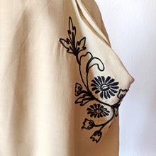 Cargar imagen en el visor de la galería, 1940s - Fabulous Yellow Cream Rayon Dress - W29 (74cm)