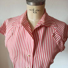 Cargar imagen en el visor de la galería, 1940s 1950s - Adorable Candy Stripes Rayon Blouse - W33 (84cm)