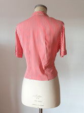 Cargar imagen en el visor de la galería, 1940s 1950s - Gorgeous Candy Stripes Rayon Blouse - Sz. 44