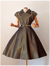 Charger l'image dans la galerie, 1940s 1950s - Stunning French Green Satin Dress - W28.5 (72cm)