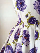 Charger l'image dans la galerie, 1950s 1960s - Gorgeous Purple Floral Cotton Dress - W26 (66cm)