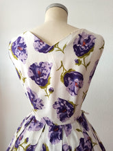 Charger l'image dans la galerie, 1950s 1960s - Gorgeous Purple Floral Cotton Dress - W26 (66cm)