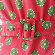 Charger l'image dans la galerie, 1950s - Adorable Strawberry Green Cotton Dress - W30 (76cm)