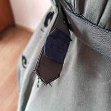 Carica l'immagine nel visualizzatore di Gallery, 1940s - Stunning Greyish Green Taffeta Dress - W28.5 (72cm)