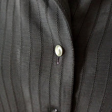 Charger l'image dans la galerie, 1950s - Gorgeous Black Textured Rayon Blouse - Sz 44