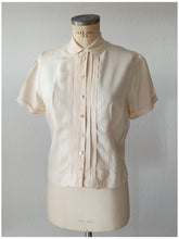 Charger l'image dans la galerie, 1950s - WOCO BADEN-BADEN, Germany - Pure Silk Ivory Blouse - Sz 44