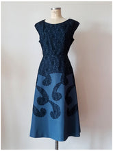 Charger l'image dans la galerie, 1950s - Spectacular Steel Blue Lace Satin Dress - W35 (88cm)