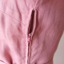 Load image into Gallery viewer, 1940s - Adorable Pink Linen Belted Dress - W29 (74cm)