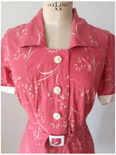 Cargar imagen en el visor de la galería, 1940s - Gorgeous Pink Linen Belted Dress - W34 (86cm)