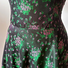 Cargar imagen en el visor de la galería, 1940s - SALENS, Stockholm - Stunning Green Floral Dress - W29 (74cm)
