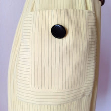 Charger l'image dans la galerie, 1950s - Gorgeous Lemon Butter Striped Rayon Dress - W27 (68cm)