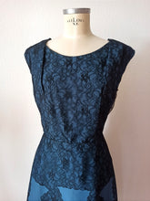 Charger l'image dans la galerie, 1950s - Spectacular Steel Blue Lace Satin Dress - W35 (88cm)