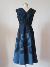 Charger l'image dans la galerie, 1950s - Spectacular Steel Blue Lace Satin Dress - W35 (88cm)