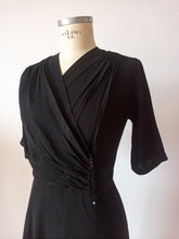 Cargar imagen en el visor de la galería, 1940s - Superb Black Sequined Crepe Dress - W35 (88cm)