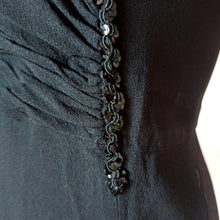 Cargar imagen en el visor de la galería, 1940s - Superb Black Sequined Crepe Dress - W35 (88cm)