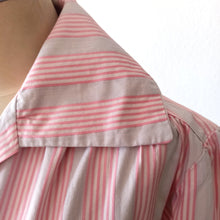 Charger l'image dans la galerie, 1940s 1950s - FRANCE - Superb Pink Grey Stripes Cotton Blouse - W35 (90cm)