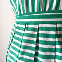Cargar imagen en el visor de la galería, 1940s - Gorgeous Green Stripes Cotton Dress - W27 (68cm)