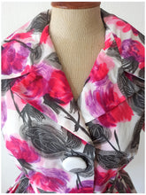 Charger l'image dans la galerie, 1950s 1960s - FRANCE - Stunning Roseprint Dress - W28 (71cm)