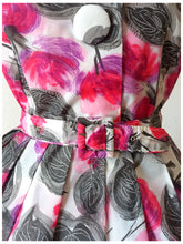 Charger l'image dans la galerie, 1950s 1960s - FRANCE - Stunning Roseprint Dress - W28 (71cm)