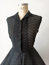 Charger l'image dans la galerie, 1950s - FRANCE - Stunning Black Cotton Lace Dress - W33 (84cm)