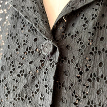 Charger l'image dans la galerie, 1950s - FRANCE - Stunning Black Cotton Lace Dress - W33 (84cm)
