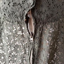 Charger l'image dans la galerie, 1950s - FRANCE - Stunning Black Cotton Lace Dress - W33 (84cm)