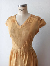 Load image into Gallery viewer, 1940s - Charming Handmade Cotton Dress - W33 (84cm)