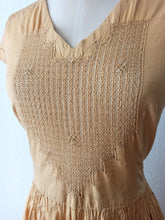 Load image into Gallery viewer, 1940s - Charming Handmade Cotton Dress - W33 (84cm)