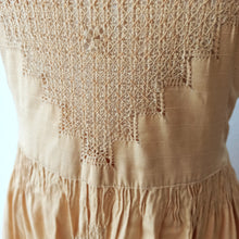 Load image into Gallery viewer, 1940s - Charming Handmade Cotton Dress - W33 (84cm)