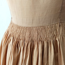 Load image into Gallery viewer, 1940s - Charming Handmade Cotton Dress - W33 (84cm)