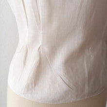 Charger l'image dans la galerie, 1950s - Exquisite Hand Embroidered Leaves Blouse - W34 (86cm)