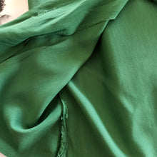 Charger l'image dans la galerie, 1950s - Gorgeous Forest Green Rayon Blouse - W31.5 (80cm)