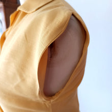 Charger l'image dans la galerie, 1950s - Gorgeous Corn Rayon Blouse - W29 (74cm)