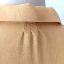 Charger l'image dans la galerie, 1950s - Gorgeous Corn Rayon Blouse - W29 (74cm)