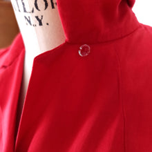 Charger l'image dans la galerie, 1950s - Gorgeous Red Rayon Blouse - W31.5 (80cm)