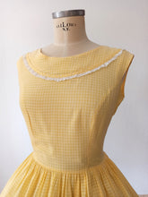 Charger l'image dans la galerie, 1950s 1960s - Adorable Yellow Cotton Dress - W28.5 (72cm)