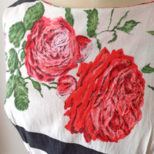 Carica l'immagine nel visualizzatore di Gallery, 1950s 1960s - Stunning Massive Roseprint Cotton Dress - W28.5 (72cm)