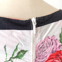 Carica l'immagine nel visualizzatore di Gallery, 1950s 1960s - Stunning Massive Roseprint Cotton Dress - W28.5 (72cm)