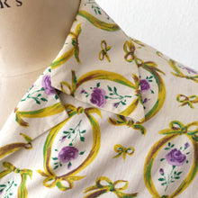 Charger l'image dans la galerie, 1950s - Adorable Purple Novelty Roseprint Cotton Dress - W30 (76cm)