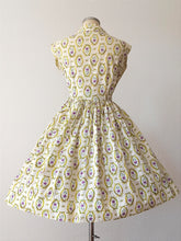 Charger l'image dans la galerie, 1950s - Adorable Purple Novelty Roseprint Cotton Dress - W30 (76cm)