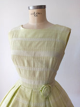 Charger l'image dans la galerie, 1950s 1960s - Adorable Light Lime Linen Dress - W26 (66cm)