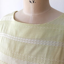Charger l'image dans la galerie, 1950s 1960s - Adorable Light Lime Linen Dress - W26 (66cm)