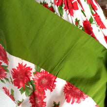 Charger l'image dans la galerie, 1950s - Spectacular Red Green Floral Cotton Dress - W28 (70cm)